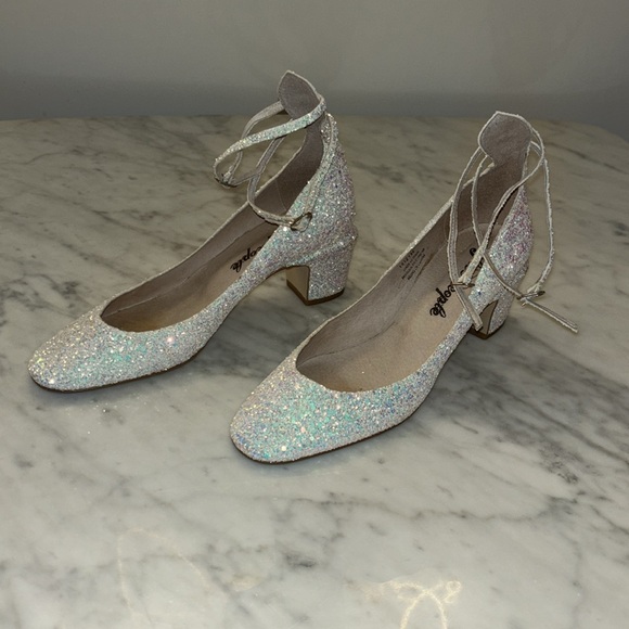 Glitter Kitten Heels - Picture 2 of 5